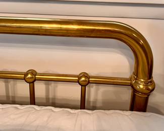 Beautiful Vtg. full size brass bed - this bed can fit a queen mattress