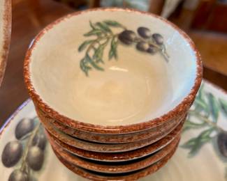 Williams-Sonoma "Jordin Potager" 1 Lg. 14" platter, 1 Lg. 14" serving bowl, 12- pasta bowls10" & 12 condiment bowls - prefect condition