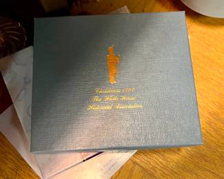The White House Christmas ornament w/box 1994
