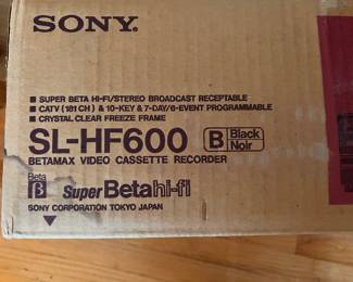 Vtg. Super Betamax Hi-fi- SL-HF600 w/original box
