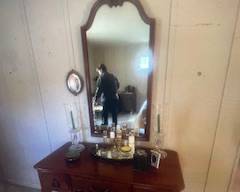 Vanity desk with mirror 