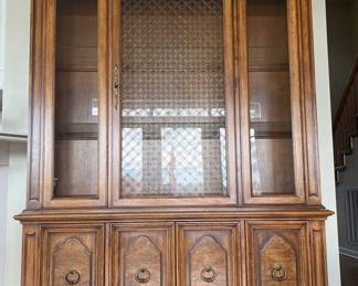Thomasville China Hutch Cabinet