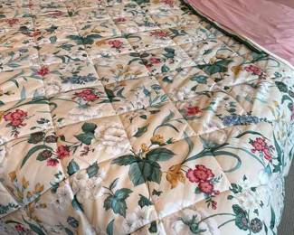 Bed Frame an Bedding