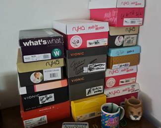 Women's shoes 
( not new) but kept in boxes
$4 ,50 each