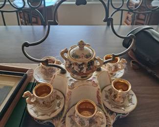 Tea anyone ? 
$100
Capadomonte italt