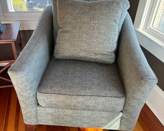 Two green Emeraldcraft chairs, excellent condition Chair color is a teal 