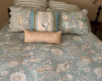Queen bedding set 