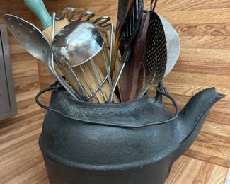 Vintage cast iron pot