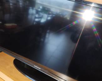 31" Samsung Flat Screen