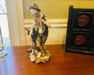 Porcelain Man Hunting 