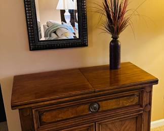 Lovely Wood Bar/Server 