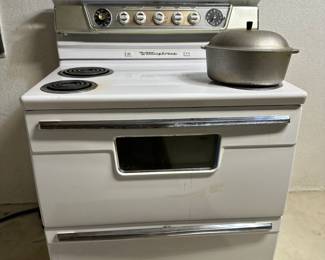 Wide Vintage Westinghouse Stove ( yes, it works) 