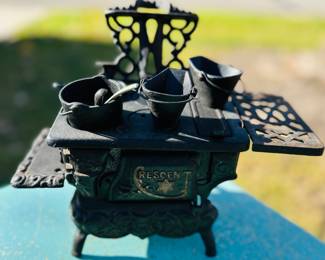 Antique Cast Iron Miniature Salesman Sample Kitchen Stove