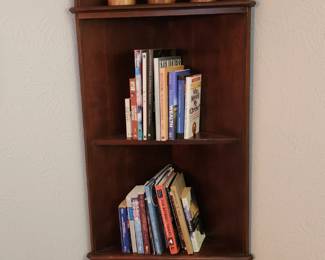 Corner shelf