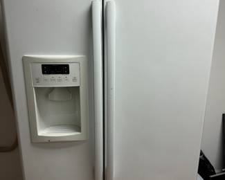 GE Refrigerator 
