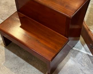 Bed steps with storage 