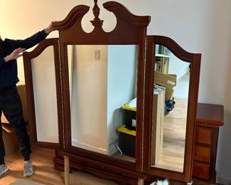 Triple mirror for dresser