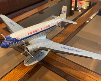 Piedmont model airplane, DC 3