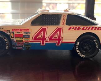 Model race car 44 Piedmont