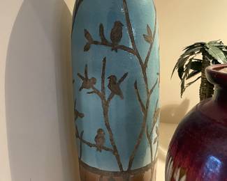 Decorative vase with bird motif