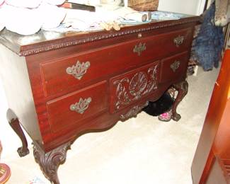 Mahogany lowboy 
