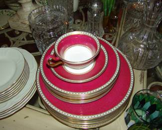 Set of cranberry dinner plates 