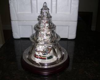 Thomas Kinkade "Holiday Reflections" Christmas Tree