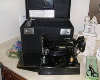1951 Singer Featherweight 221Centennial Sewing Machine -MINT CONDITION