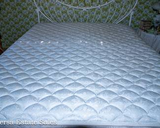 KING SERTA Mattress Set with BRASS Headboard