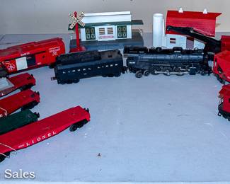Vintage LIONEL train Set with TRACK
