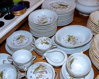 Ceramic Dinnersets - Noritake - MORE