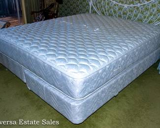 KING SERTA Mattress Set with BRASS Headboard