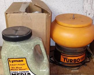 Lyman Turbo 1200 Tumbler With Box n Canister Of Media
