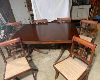 Vintage Dining Room Table and Chairs