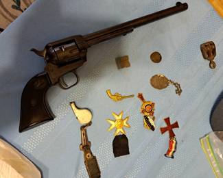 This .22 is very cool not too mention the medals
The gun SOLD 