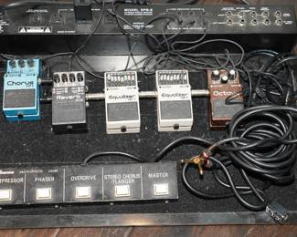 Ibanez Model SPB-8 Stereo Pedal Board w/Ibanez UE400