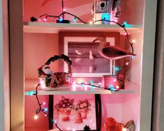 COLLECTION OF BIRDS, BIRDHOUSE IN PORCH