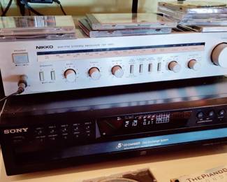 SONY & NIKKO ENTERTAINMENT SET WITH TURNTABLE