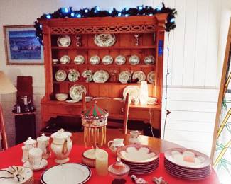 MANY FINE ANTIQUE CHINA TEAPOTS, CHINA PIECES