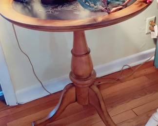 BEAUTIFUL DETAILING, SEE TOP