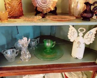 LARGE COLLECTION OF COLORED DEPRESSION GLASS