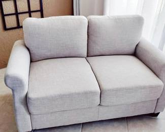 PERFECT SMALL LOVESEAT FOR THAT SMALL SPACE, LIKE NEW
