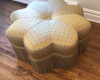 Tufted ottoan