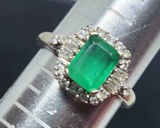 14k white gold natural emerald diamond ring