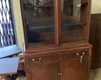 VTG. MAHOGANY CHINA CABINET