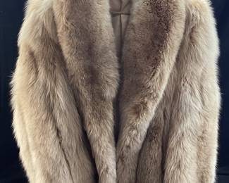 VTG. LIGHT TAN FOX FUR COAT, VGC