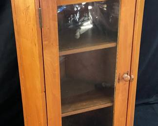 VTG. COUNTER TOP WOOD CURIO CABINET