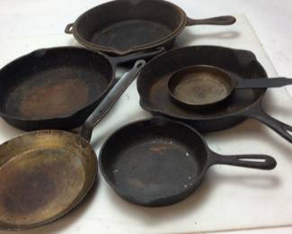 VINTAGE CAST IRON PANS GROUP