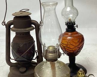ASSORTED VTG. OIL LAMPS & LANTERN