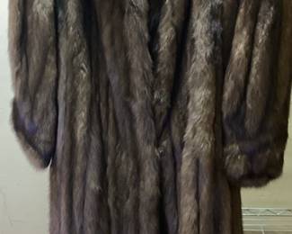 VTG. MONTALDOS FULL LENGTH MINK FUR